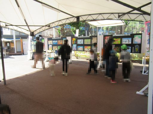 好きな動物の絵の展示風景