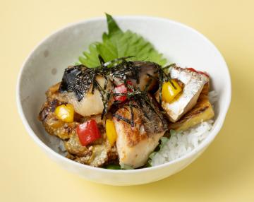 なすとさわらの蒲焼き丼