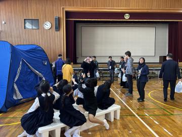 浦安小学校見学の様子
