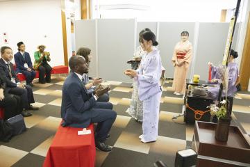 岡山大学茶道部による呈茶２