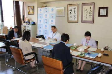 定例会の様子