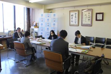 定例会の様子
