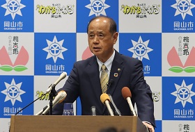 市長記者会見の様子