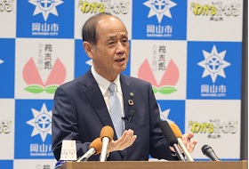 市長記者会見の様子