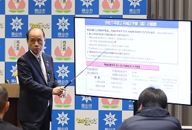 市長記者会見の様子