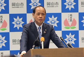 市長記者会見の様子