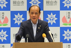 市長記者会見の様子